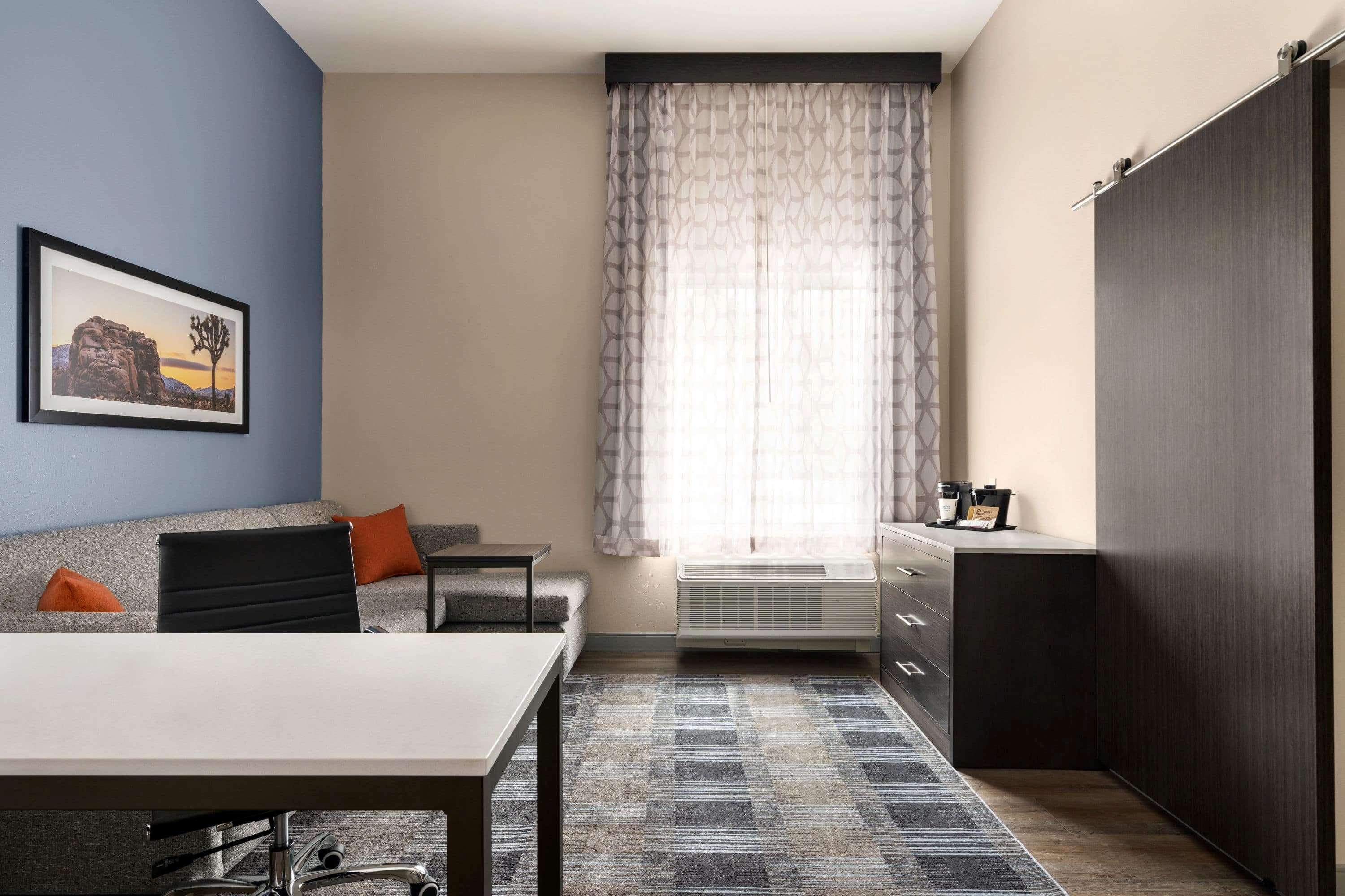 La Quinta Inn & Suites By Wyndham San Bernardino Bagian luar foto