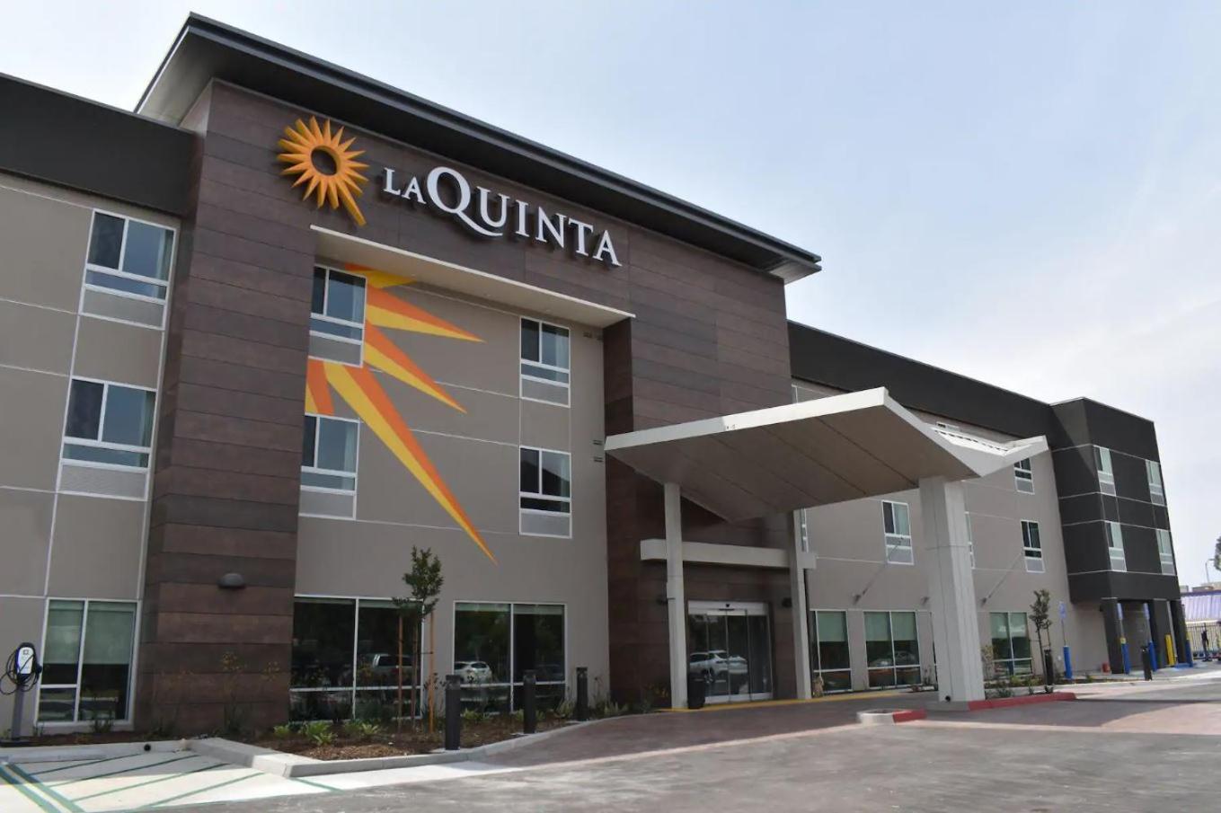 La Quinta Inn & Suites By Wyndham San Bernardino Bagian luar foto