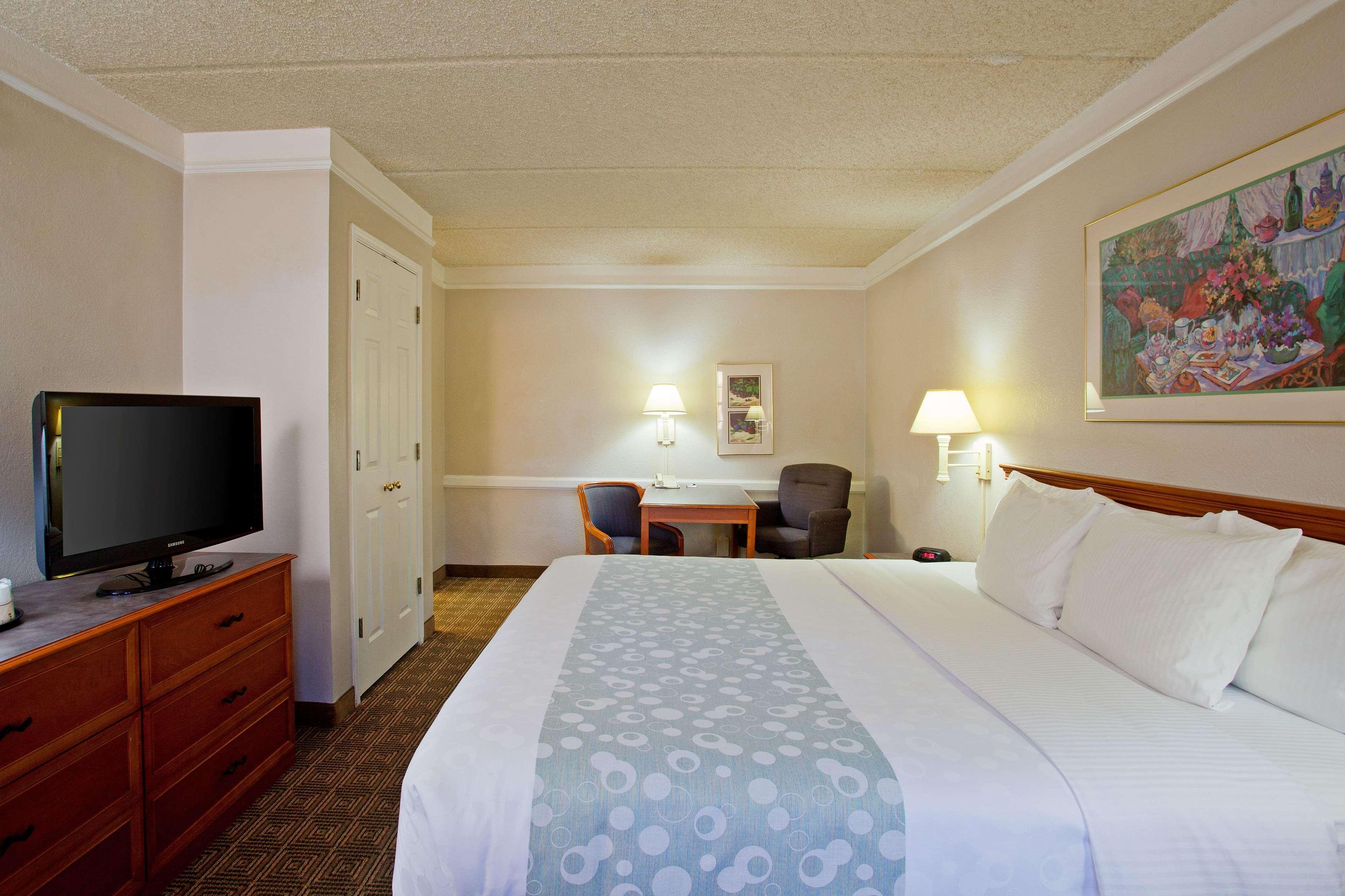 La Quinta Inn & Suites By Wyndham San Bernardino Bagian luar foto