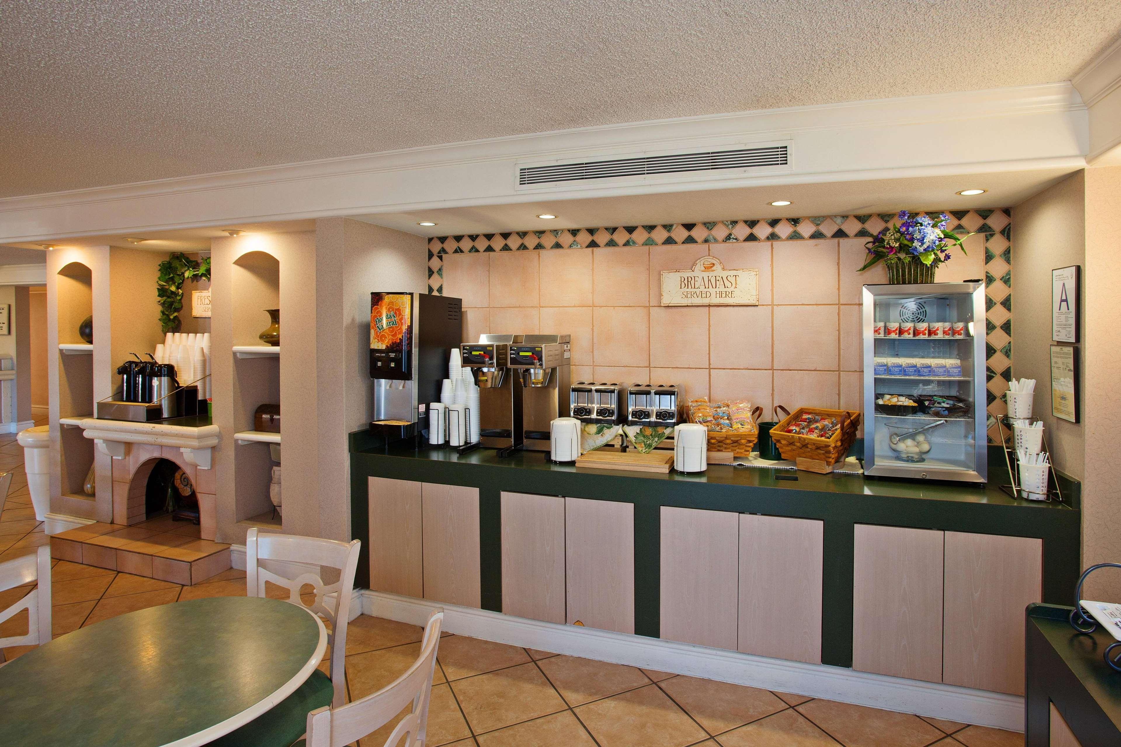 La Quinta Inn & Suites By Wyndham San Bernardino Bagian luar foto