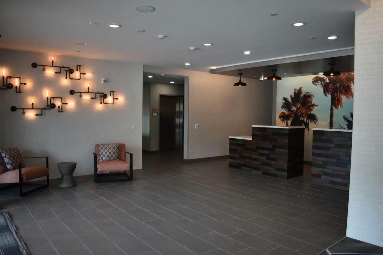 La Quinta Inn & Suites By Wyndham San Bernardino Bagian luar foto